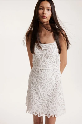 Crochet-look Sleeveless Dress