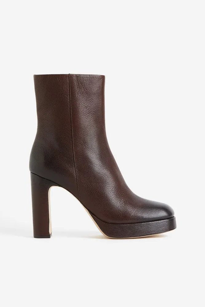 Bottines à talon en cuir