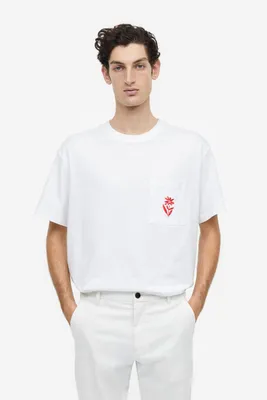 T-shirt Coupe Décontractée avec détail brodé