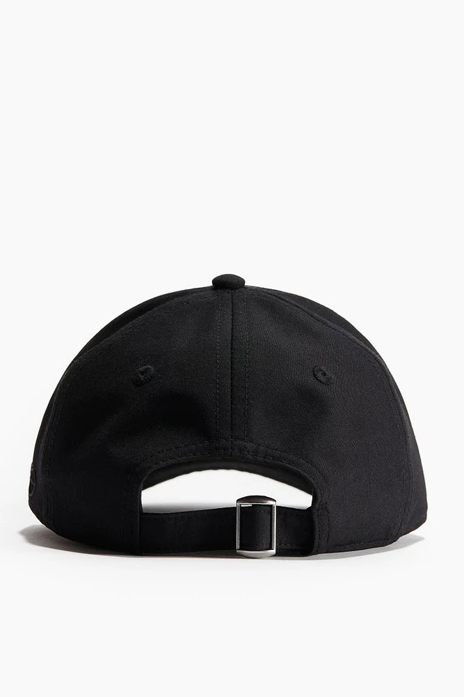 Water-repellent Sports Cap