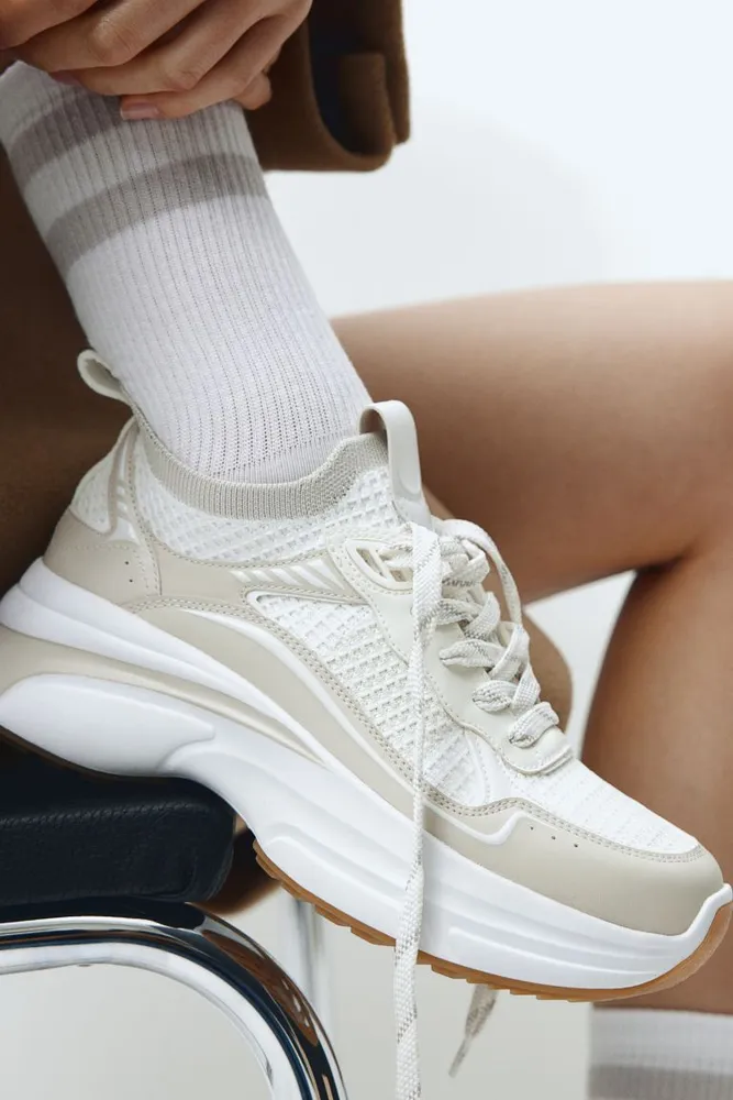 Fully-fashioned Sneakers
