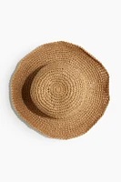 Sombrero de paja con ala ondulada