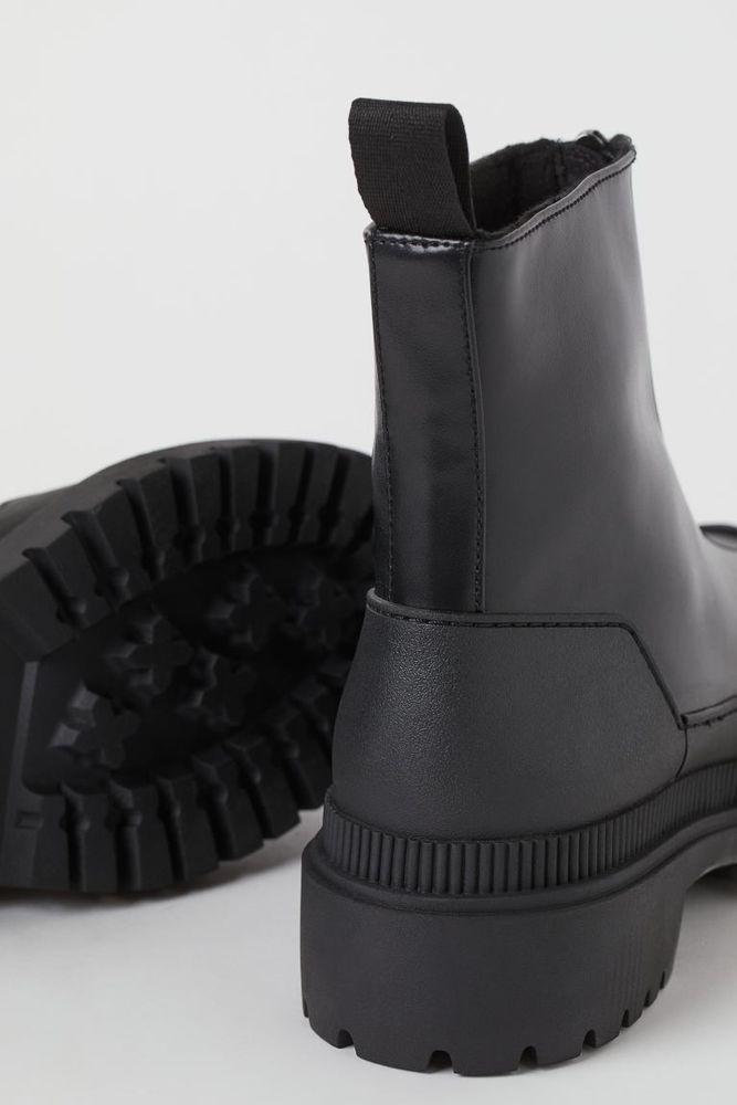 Water-repellent Boots