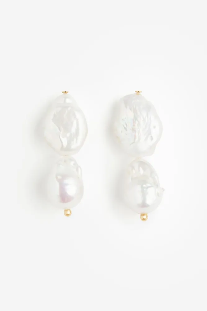 Aretes de perla con chapa de oro