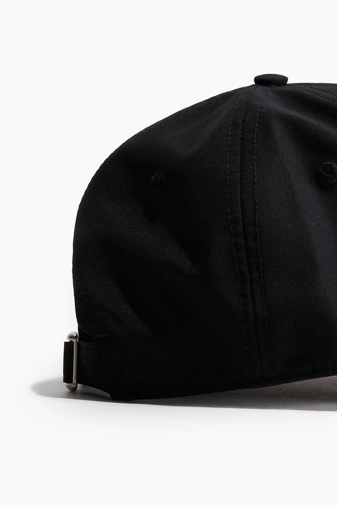 Water-repellent Sports Cap