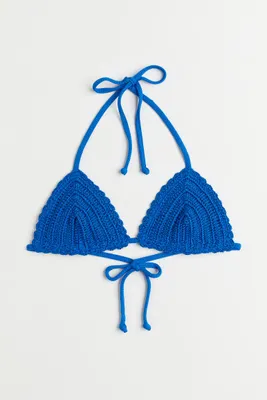 Top de bikini con apariencia crochet