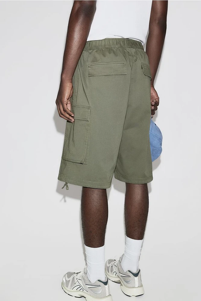 Loose Fit Twill Cargo Shorts