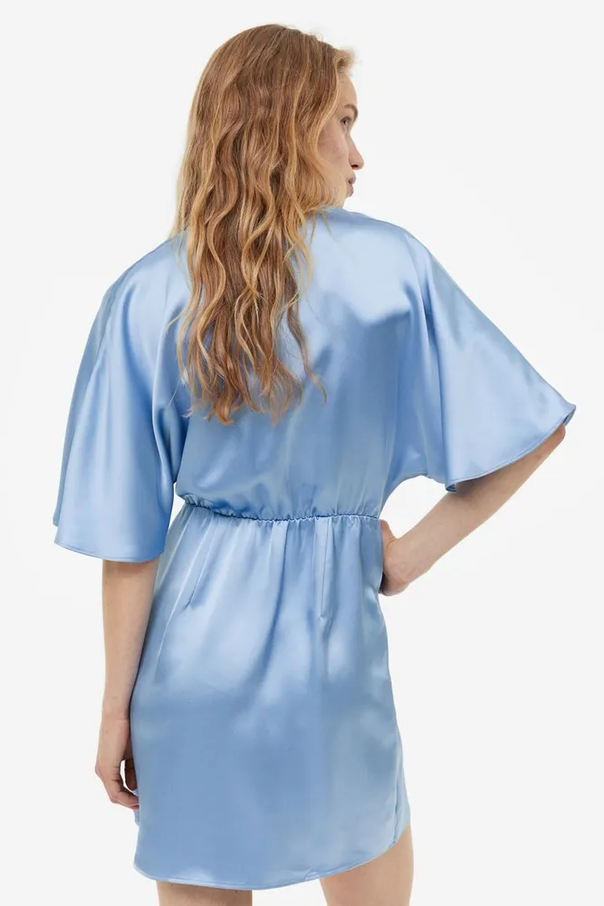 Robe portefeuille en satin