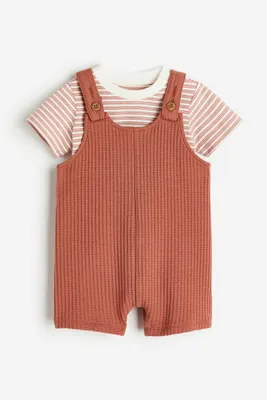 2-piece T-shirt and Overalls Set