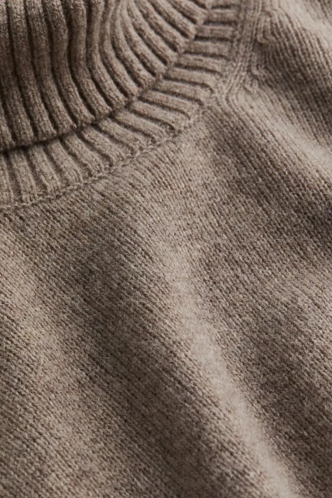 Loose Fit Wool Turtleneck Sweater