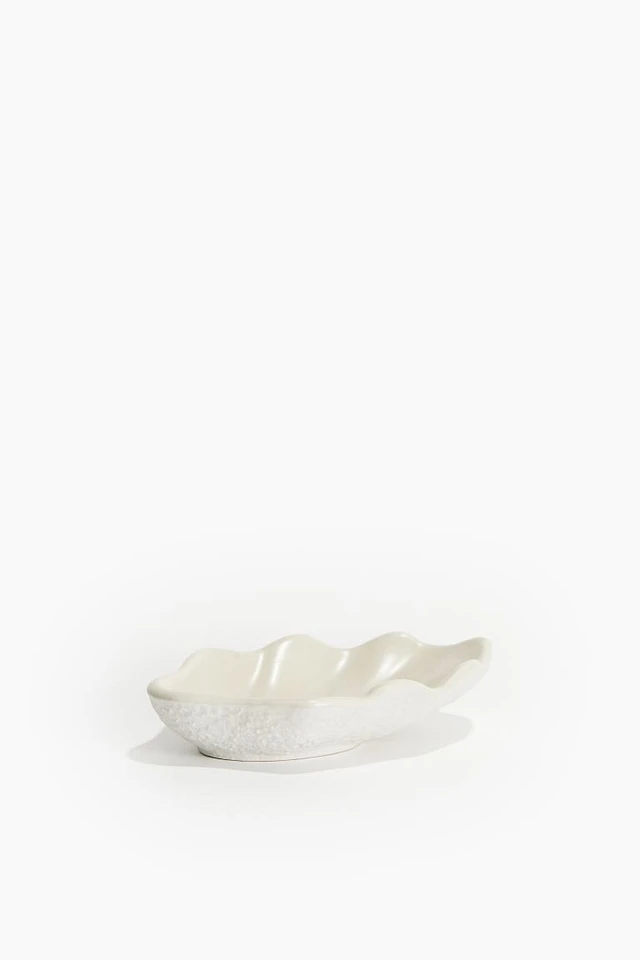 Small Shell-shaped Stoneware Bowl