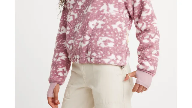 I've been seriously considering buying the TNA Bigfoot Polar Zip-up, or  basically anything from the polar line. Does anyone own any of the polar  products/have any commentary on them? : r/Aritzia