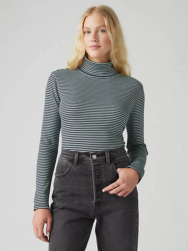 Dreamy Turtleneck Top