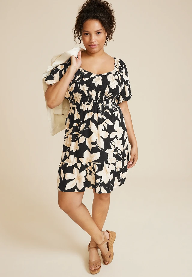 Maurices Plus Floral Sweetheart Bubble Short Sleeve Mini Dress at Hamilton  Place in Chattanooga, TN