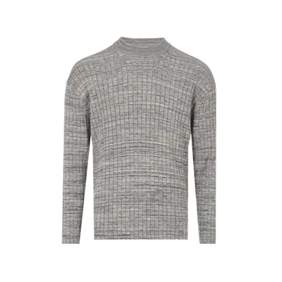 Pull en maille côtelée