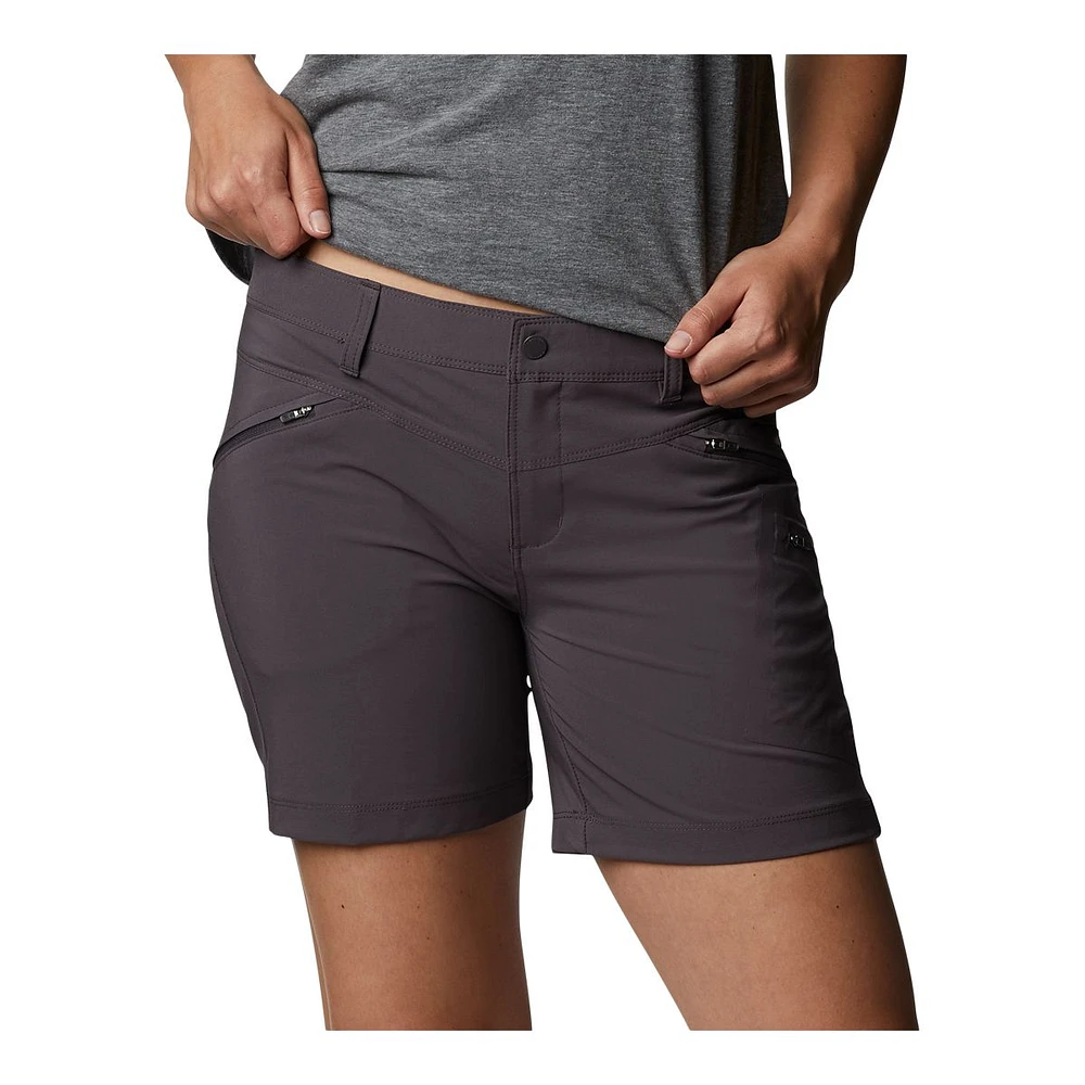 Columbia Women's Peak To Point 8 Inch Shorts