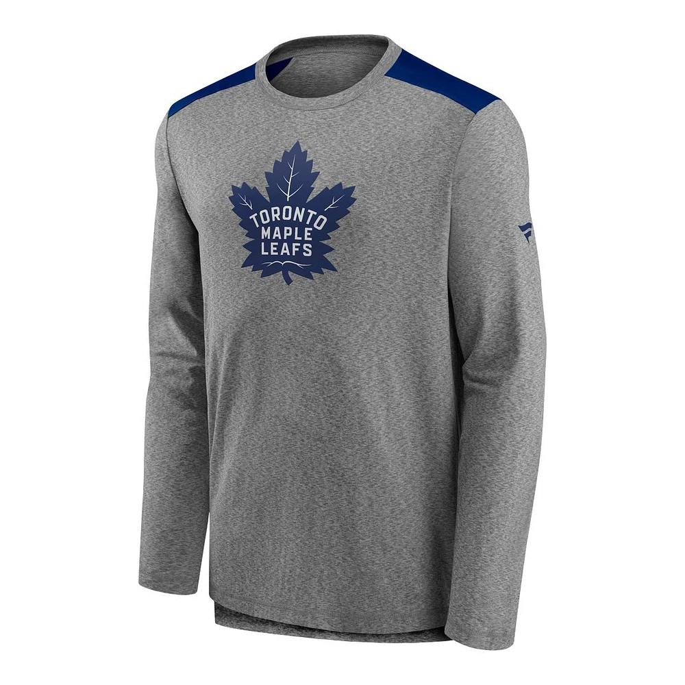 Toronto Maple Leafs Fanatics Men's Travel And Training Clutch Long Sleeve Shirt