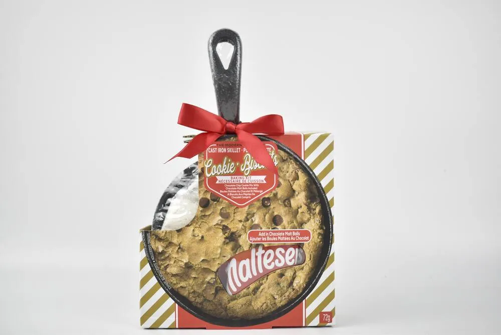 https://cdn.mall.adeptmind.ai/https%3A%2F%2Fmedia-www.canadiantire.ca%2Fproduct%2Fliving%2Ffood-drink%2Fseasonal-confectionery%2F1516678%2Fcookie-skillet-with-toblerone-and-maltesers-9d961714-fb20-4808-b499-1aa302778165.png_large.webp