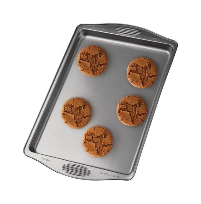 Wilton Perfect Results 17.25 x 11.5 Nonstick Cookie Pan, Large