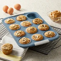 Silicone 12-Cup Muffin Pan with Steel Frame – Vida by PADERNO