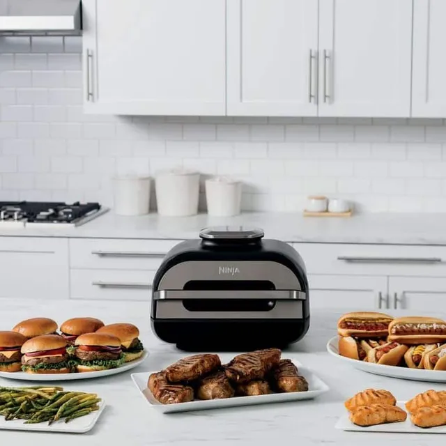 Ninja® Double Door 12-in-1 Countertop Electric Convection Oven & Air Fryer  with FLEXDOOR™, Canadian Tire in 2023