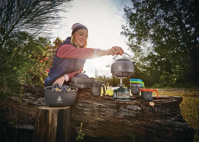 Heritage Cast Iron Camping Cook Set with Crate 8 Pieces