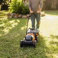 Worx WG779 40V Power Share 4.0Ah 14 Cordless Lawn Mower (Battery and  Charger Included) 