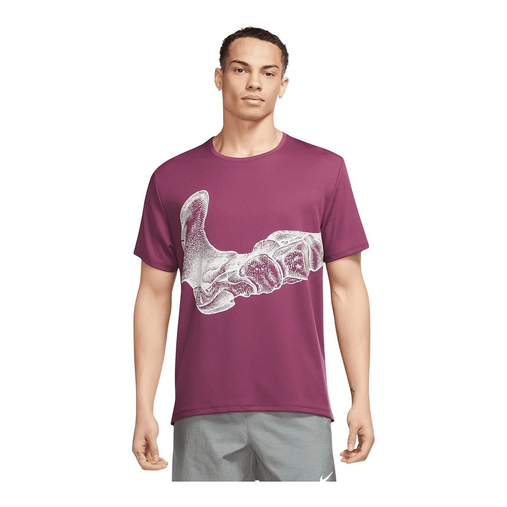 Nike Men's Miler Run Division Graphic T Shirt