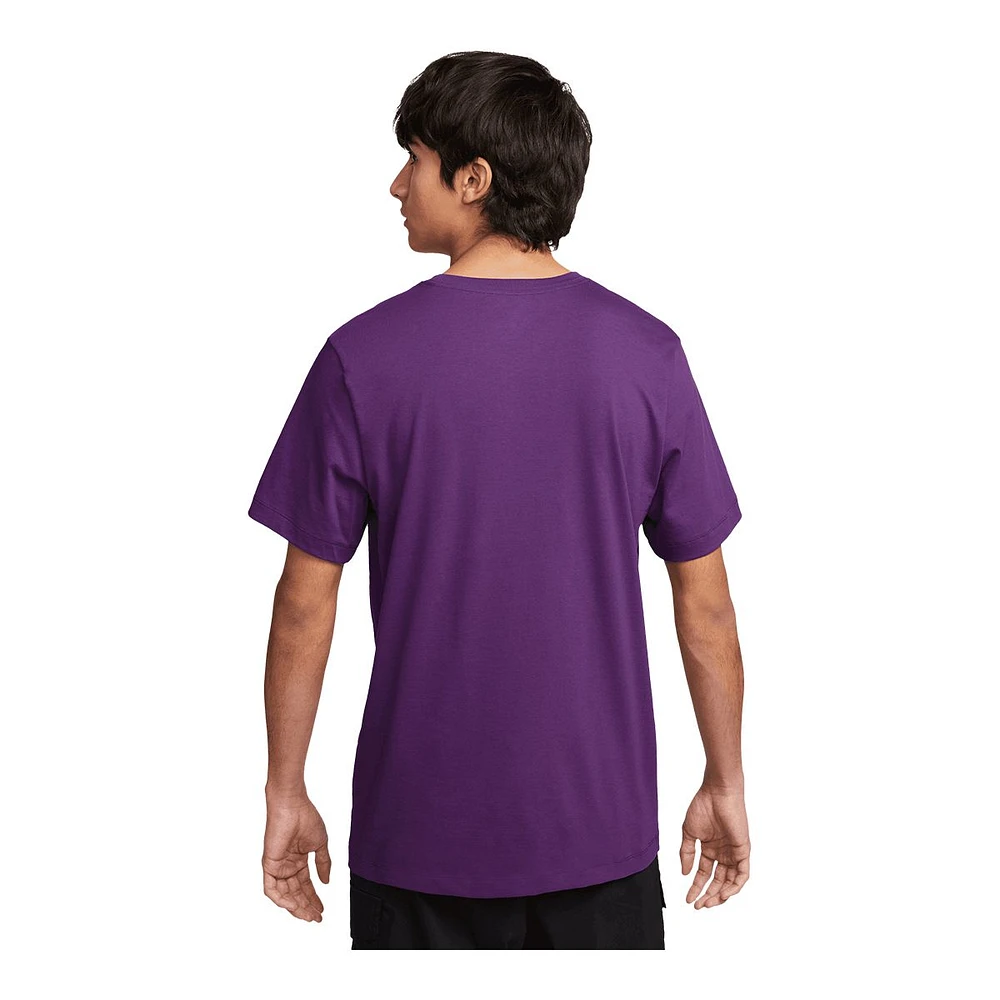 Nike Sportswear Men's Club T-Shirt