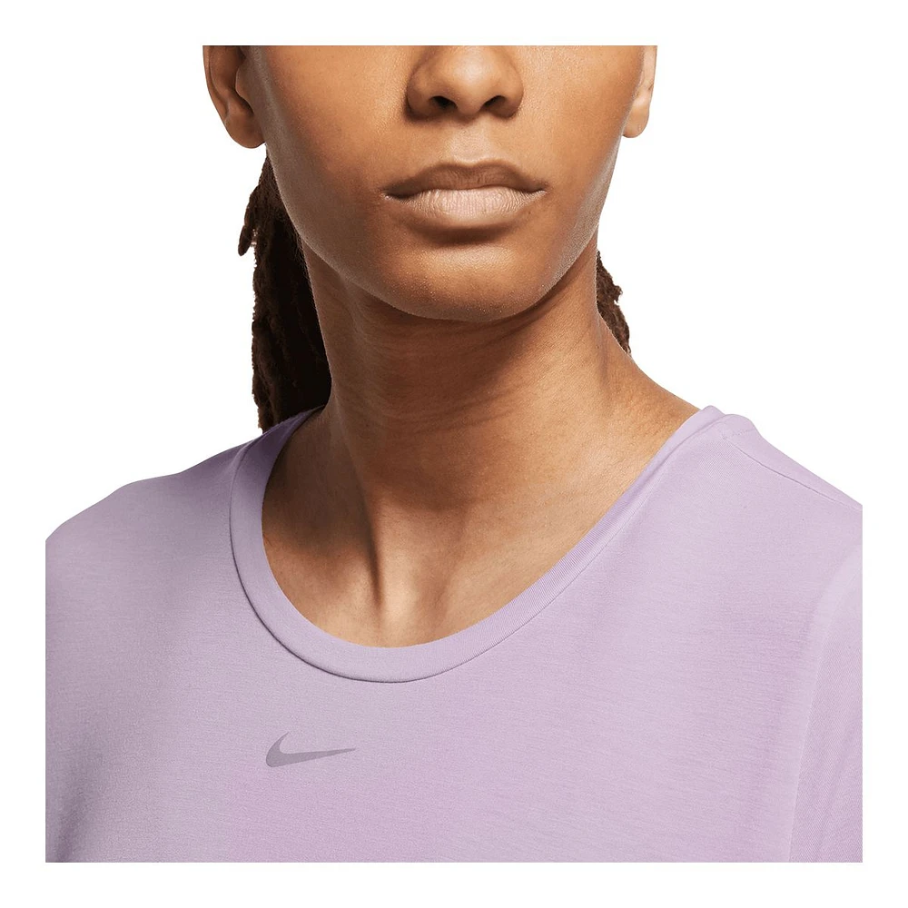 Nike Women's One Luxe Twist Workout Crop T Shirt, Dri-FIT