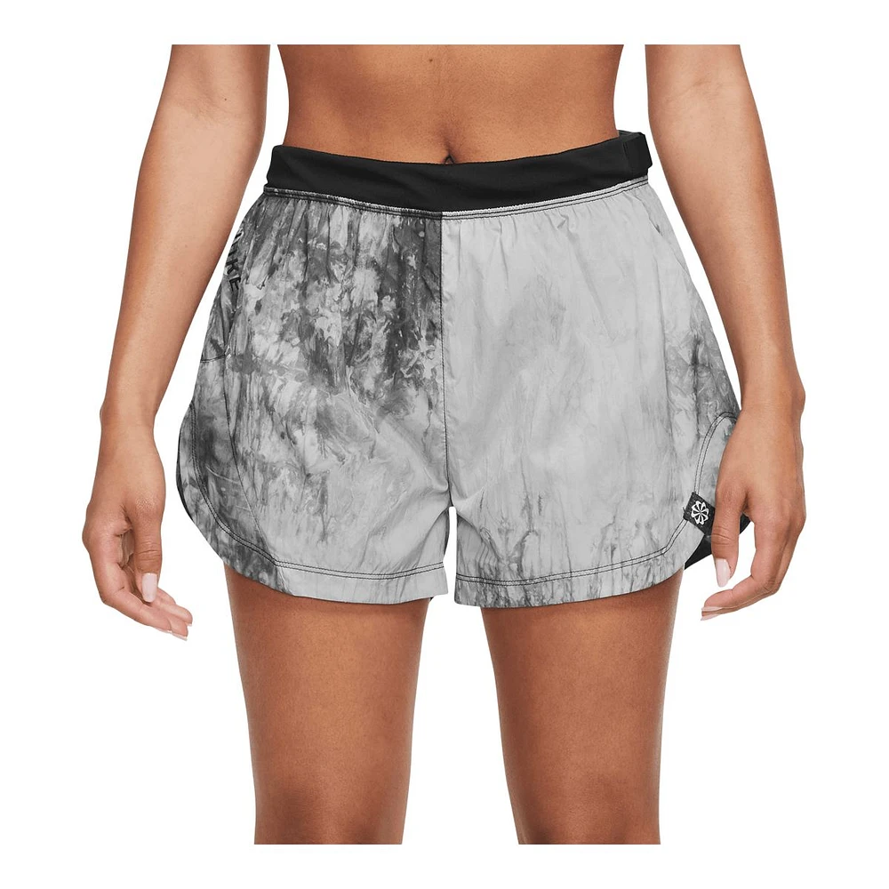 Nike Women's NK Dri-FIT Trail MR 3 Inch Shorts