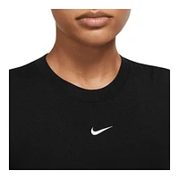 Nike Women's Essentials Slim Cropped LBR T Shirt