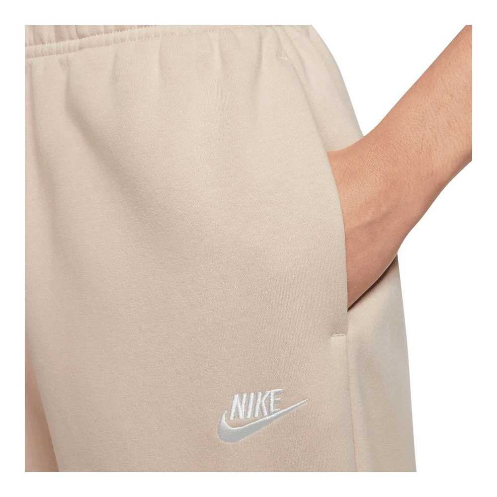 Nike Women's Club Fleece Mid-Rise Oversized Pants