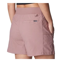 Columbia Women's Leslie Falls 5 Inch Shorts