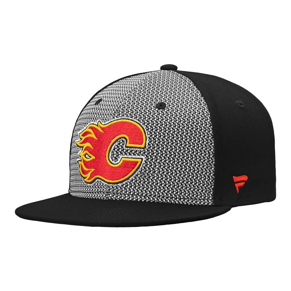 Calgary Flames Fanatics Versalux Fitted Hat, NHL, Hockey