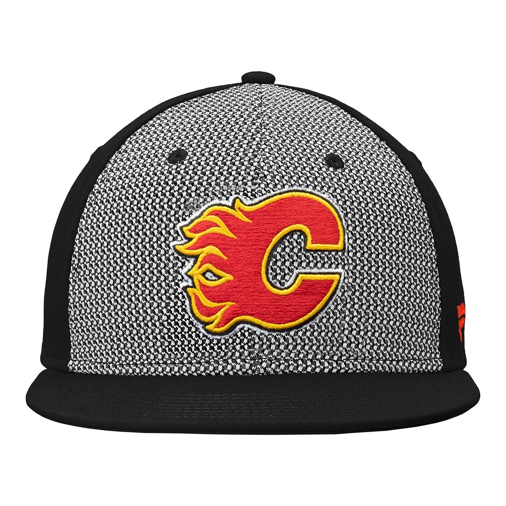 Calgary Flames Fanatics Versalux Fitted Hat, NHL, Hockey