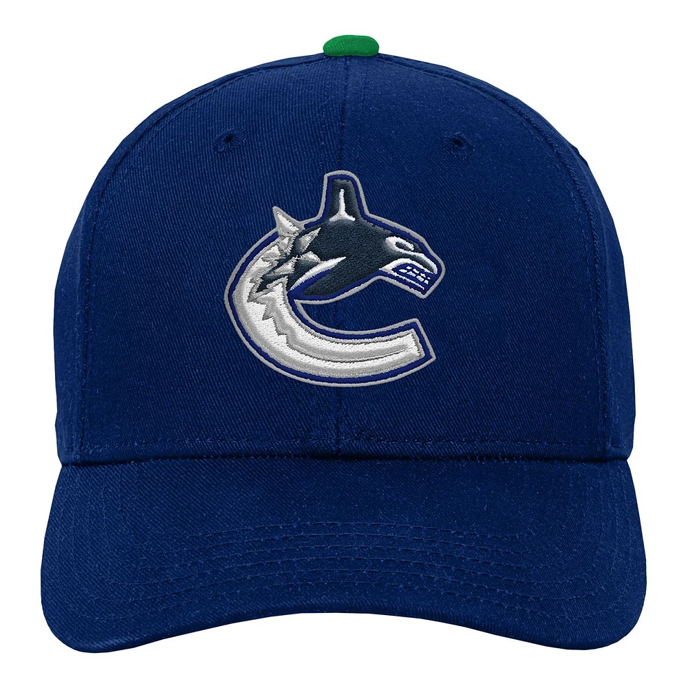 Youth Vancouver Canucks Outerstuff Precurve Snapback Cap