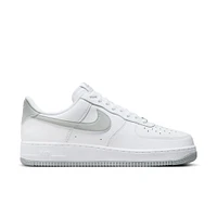 Nike Men's Air Force 1 '07 ESS Shoes