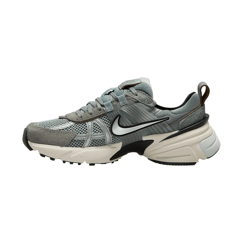 Nike Women's V2K Run Casual Shoes