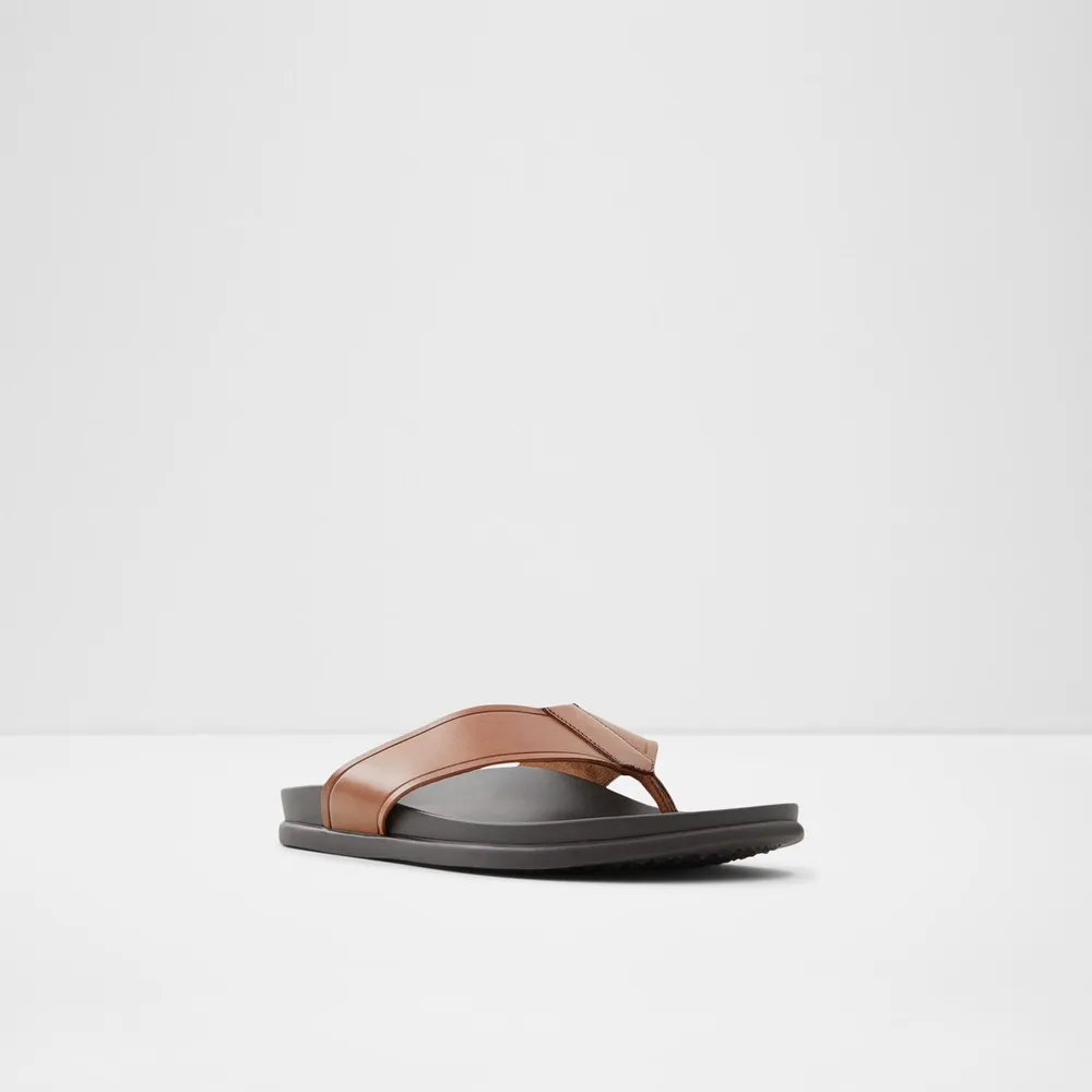 Afuthien Cognac Hommes Sandale tong | ALDO Canada