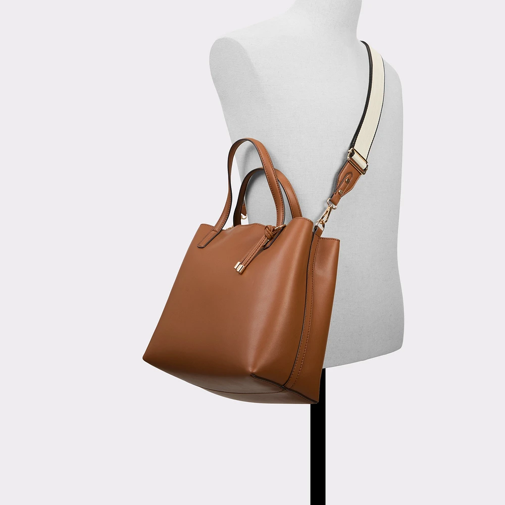 Carafeex Tan Femmes Sacs fourre-tout | ALDO Canada