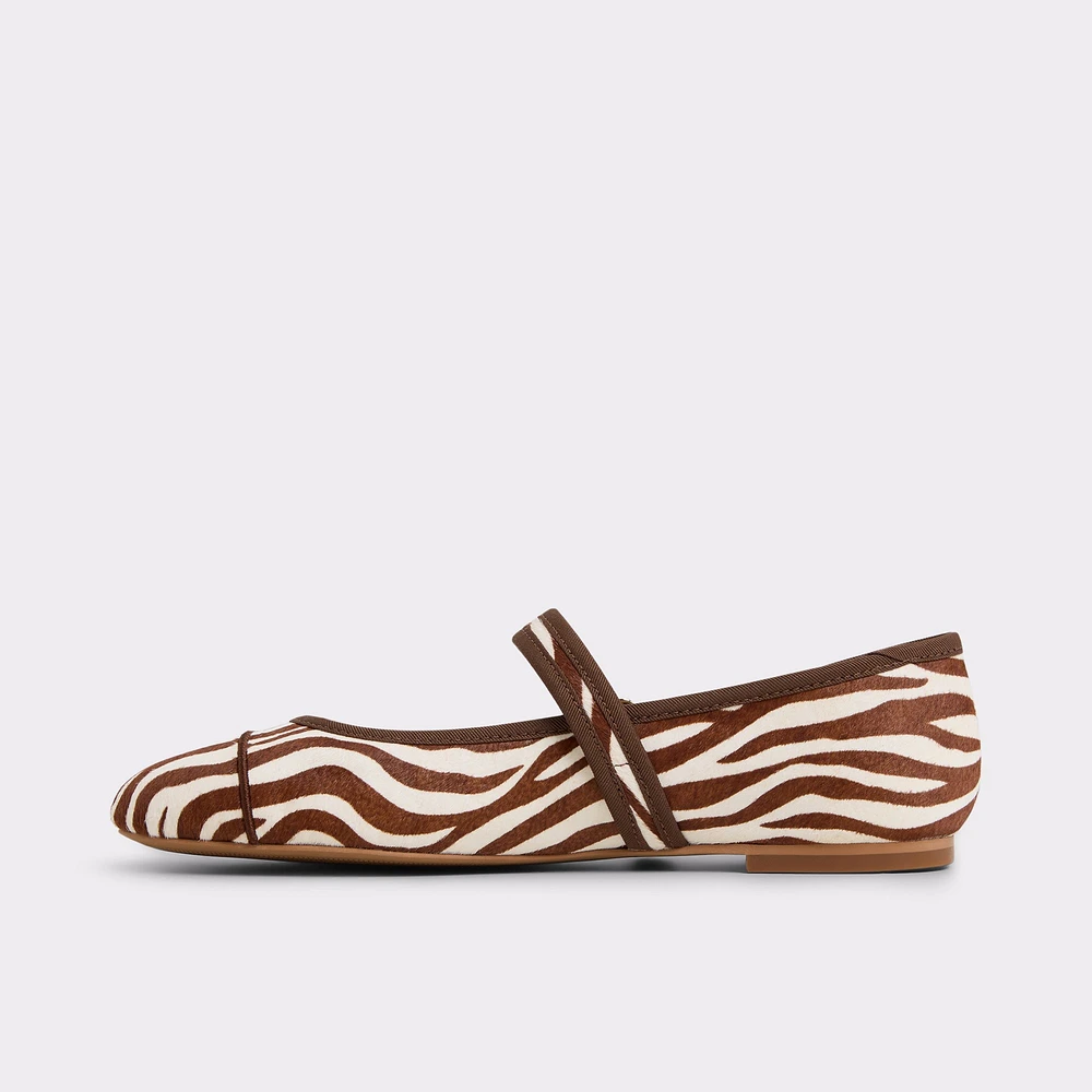 Caylyn White/Black Women's Flats | ALDO Canada