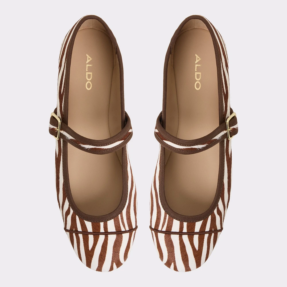 Caylyn White/Black Women's Flats | ALDO Canada