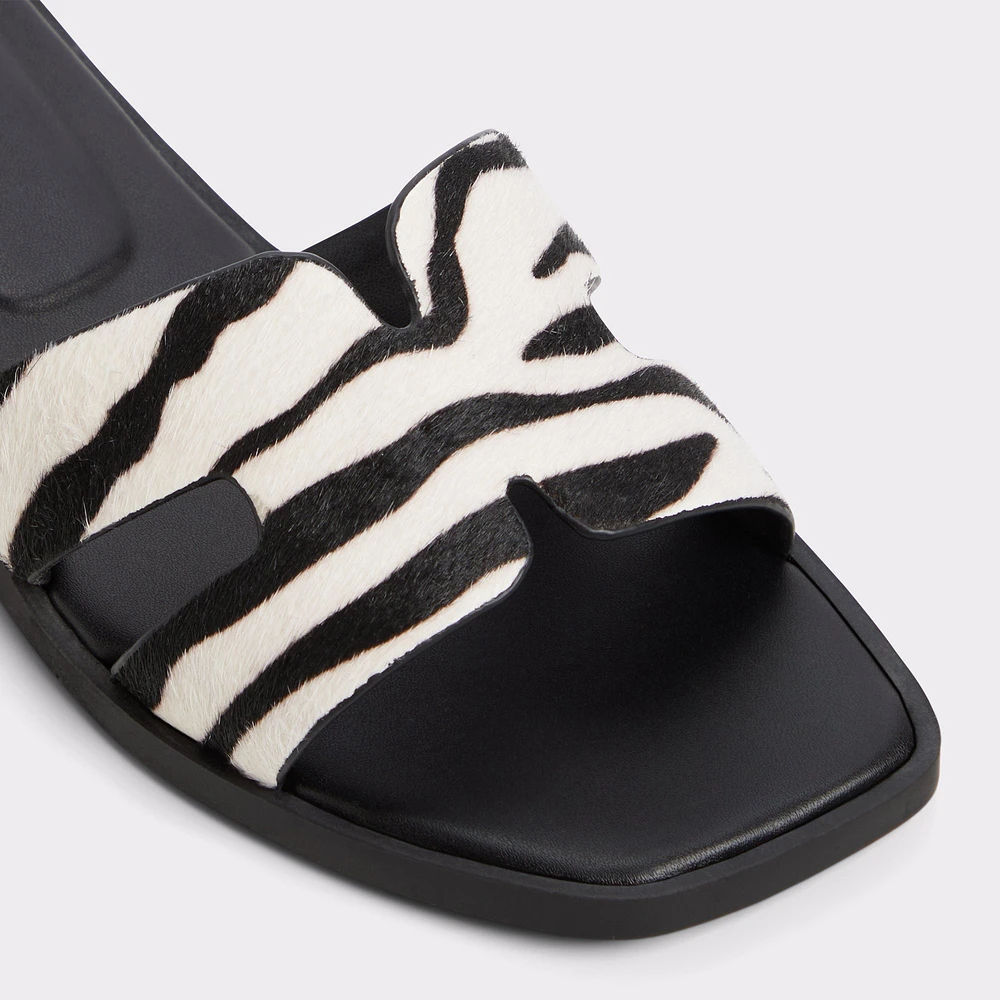 Itsandal Blanc/Noir Femmes Sandales à talon plat | ALDO Canada