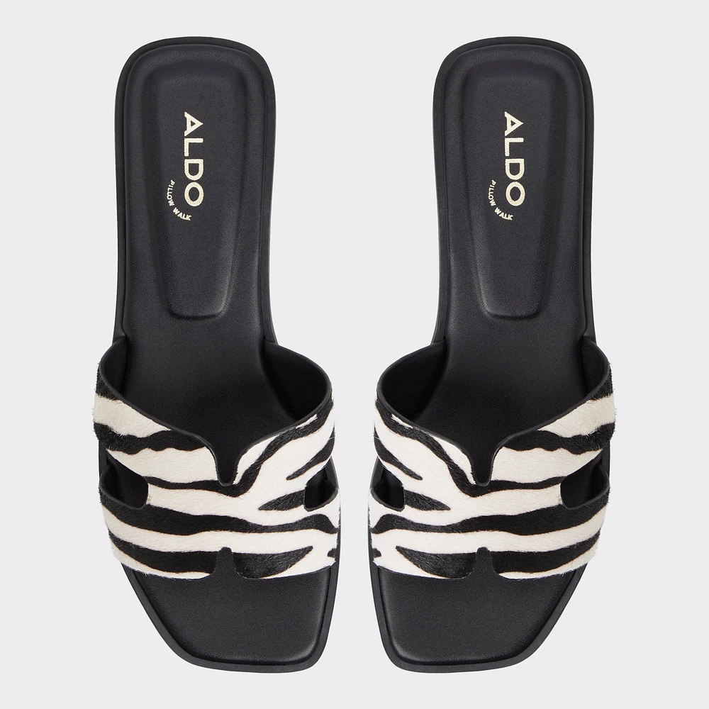 Itsandal Blanc/Noir Femmes Sandales à talon plat | ALDO Canada