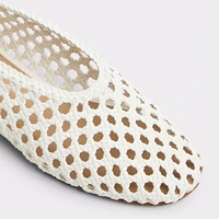 Joselia White Women's Flats | ALDO Canada