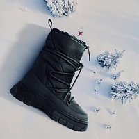 Arktik Black Women's Lace-up Boots