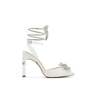 Blossomm White Women's Pumps