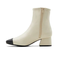 Maudee Ice Women's Ankle Boots