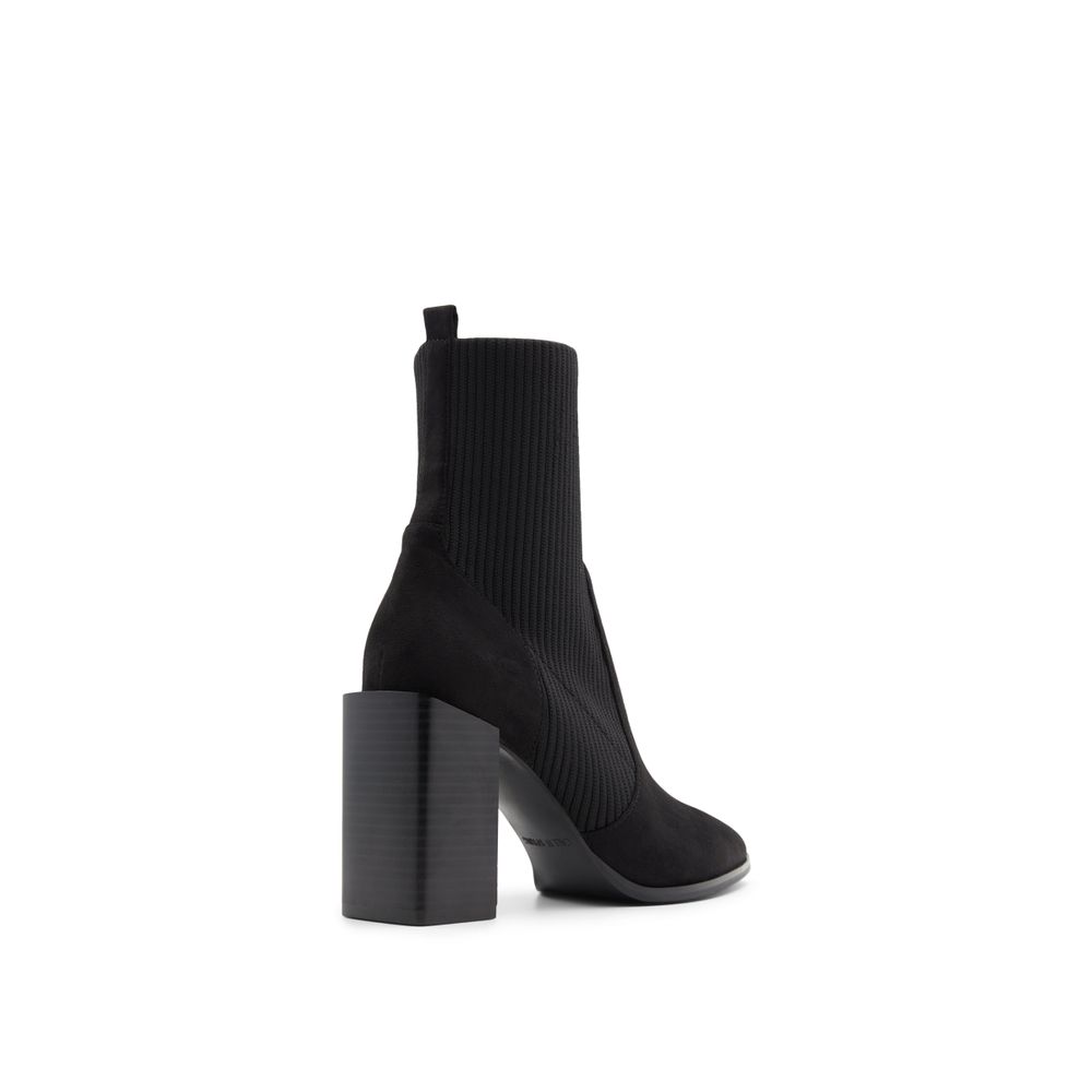 Sara Heeled chelsea booties